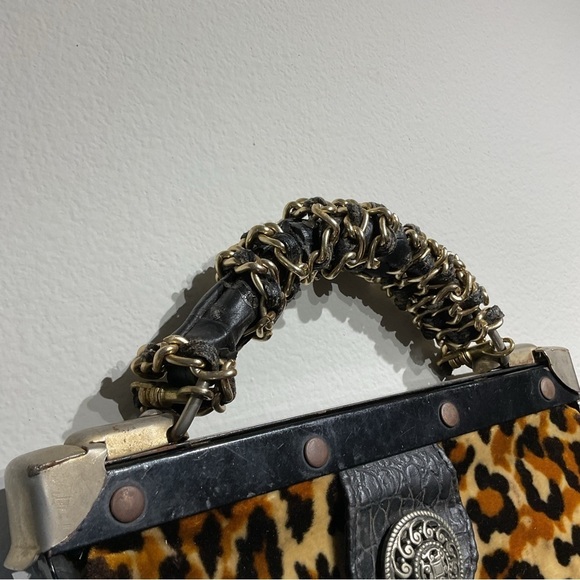Vintage Nine West Purse Clutch Leopard Print Handle With Chain. Clean Inside - Picture 6 of 10